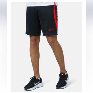 NIKE
MENS Dri - Fit SHORTS size M